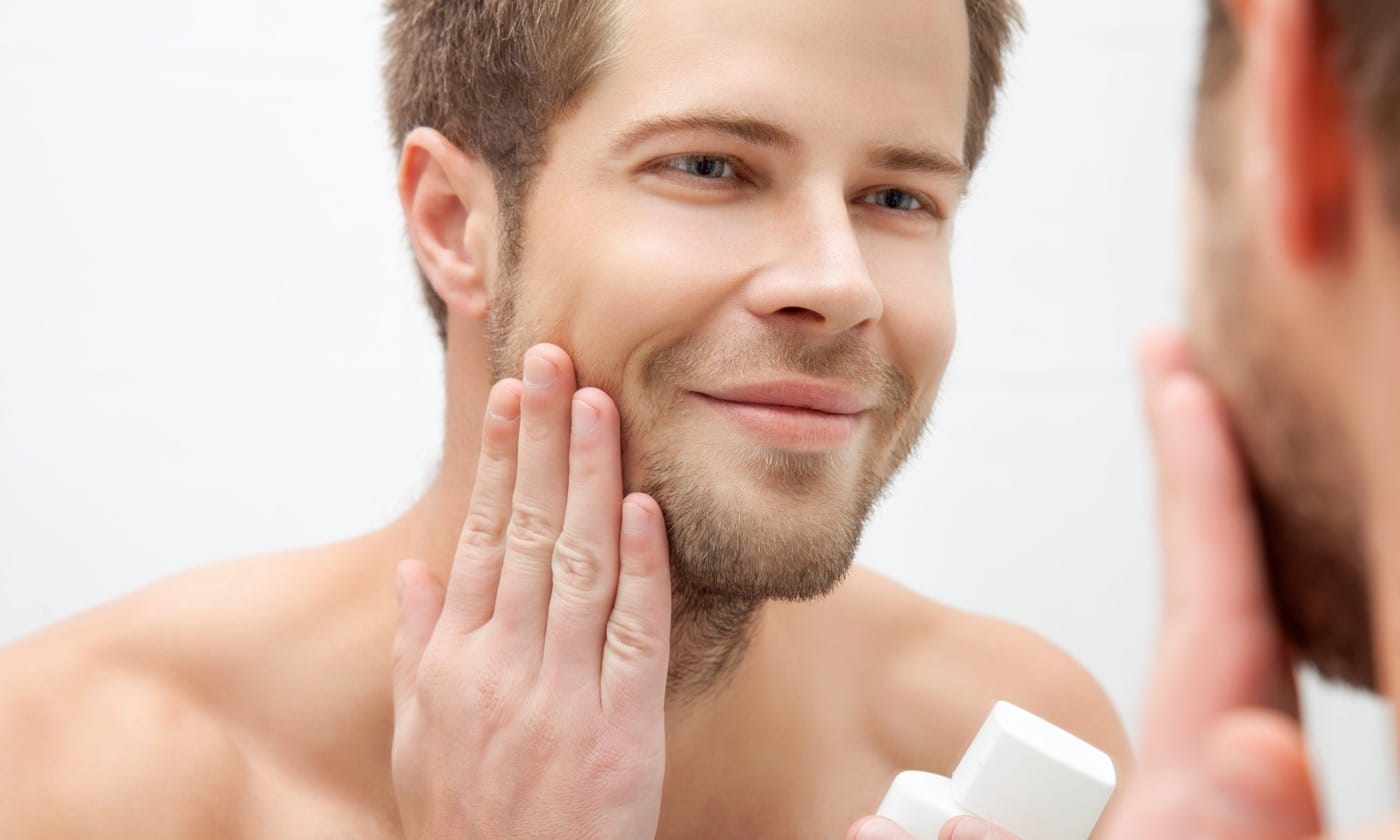 Scheersalon informatie - De huid - Gebruik van gezichtscrème